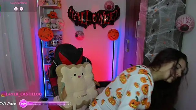 Snapshot of Layla_castilloo chatting on 10/13/25, 11:43 Layla castilloo online show from 10/13/25, 11:43