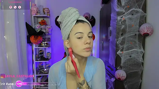 Snapshot of Layla_castilloo chatting on 10/24/25, 02:57 Layla castilloo online show from 10/24/25, 02:57