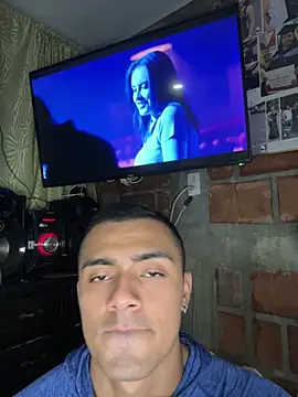 Snapshot of Stiven-Bell chatting on 02/19/25, 01:29 Stiven-Bell online show from 02/19/25, 01:29