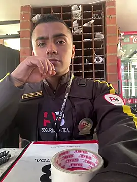 Snapshot of Stiven-Bell chatting on 03/20/25, 03:04 Stiven-Bell online show from 03/20/25, 03:04