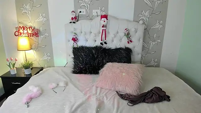 Snapshot of Esteff__o2 chatting on 12/13/24, 08:04 Esteff o2 online show from 12/13/24, 08:04