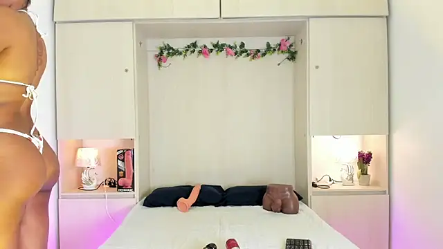 KendallRosse1 online show from 12/05/25, 11:52