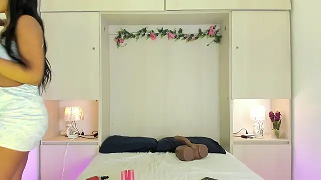 KendallRosse1 online show from 01/13/26, 12:54