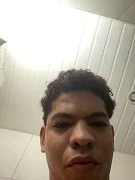 Snapshot of RDbruto chatting on 12/25/24, 06:20 RDbruto online show from 12/25/24, 06:20