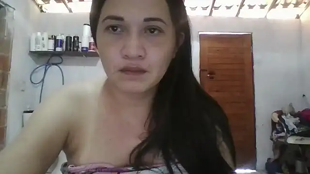 Snapshot of iaradias chatting on 04/23/26, 11:42 iaradias online show from 04/23/26, 11:42