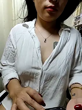 lyna bl online show from 03/17/25, 01:18