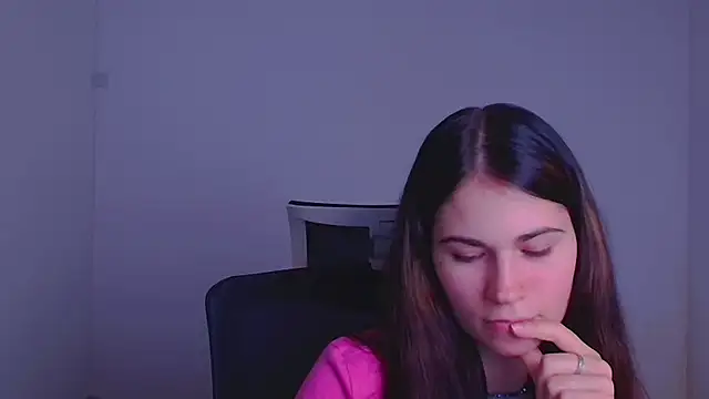 Snapshot of Loon_Amore chatting on 12/04/24, 07:12 Loon Amore online show from 12/04/24, 07:12