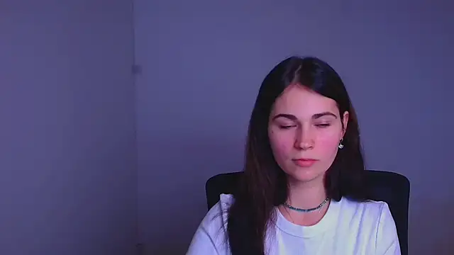 Snapshot of Loon_Amore chatting on 12/17/24, 07:37 Loon Amore online show from 12/17/24, 07:37