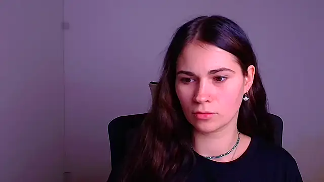 Snapshot of Loon_Amore chatting on 12/19/24, 11:57 Loon Amore online show from 12/19/24, 11:57