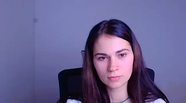 Snapshot of Loon_Amore chatting on 12/20/24, 10:11 Loon Amore online show from 12/20/24, 10:11