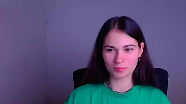 Snapshot of Loon_Amore chatting on 12/25/24, 10:37 Loon Amore online show from 12/25/24, 10:37