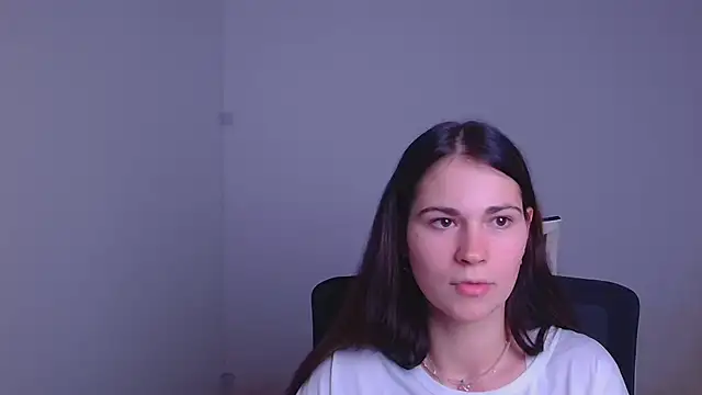 Snapshot of Loon_Amore chatting on 12/29/24, 10:25 Loon Amore online show from 12/29/24, 10:25