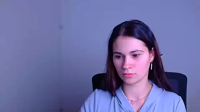 Snapshot of Loon_Amore chatting on 01/05/25, 10:40 Loon Amore online show from 01/05/25, 10:40