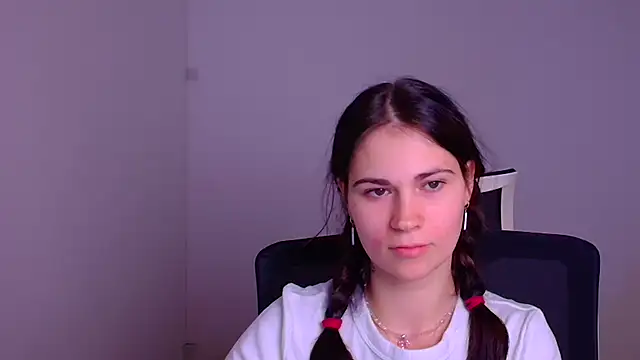 Snapshot of Loon_Amore chatting on 01/09/25, 10:20 Loon Amore online show from 01/09/25, 10:20