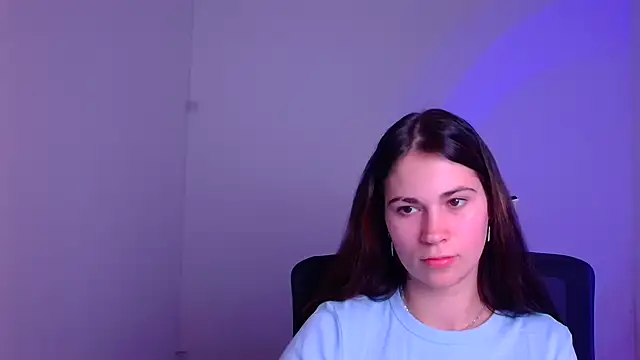 Snapshot of Loon_Amore chatting on 01/19/25, 10:49 Loon Amore online show from 01/19/25, 10:49