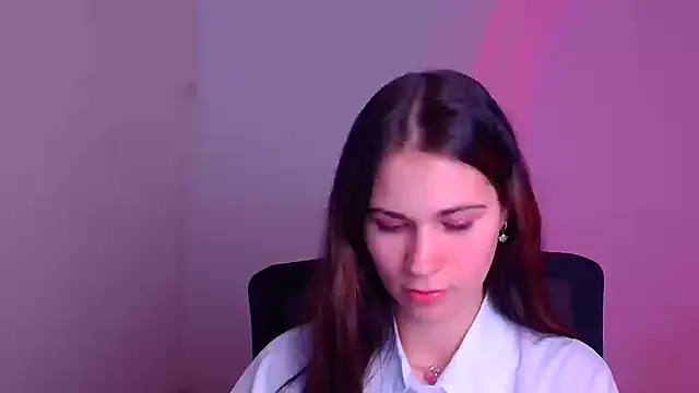 Snapshot of Loon_Amore chatting on 01/22/25, 10:37 Loon Amore online show from 01/22/25, 10:37