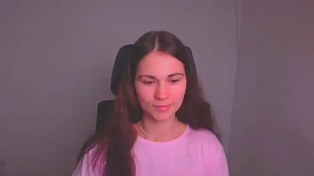 Snapshot of Loon_Amore chatting on 02/10/25, 07:38 Loon Amore online show from 02/10/25, 07:38