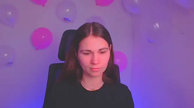 Snapshot of Loon_Amore chatting on 02/13/25, 08:13 Loon Amore online show from 02/13/25, 08:13