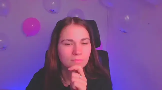 Snapshot of Loon_Amore chatting on 02/13/25, 11:15 Loon Amore online show from 02/13/25, 11:15