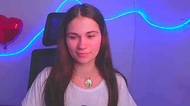 Snapshot of Loon_Amore chatting on 02/23/25, 10:42 Loon Amore online show from 02/23/25, 10:42