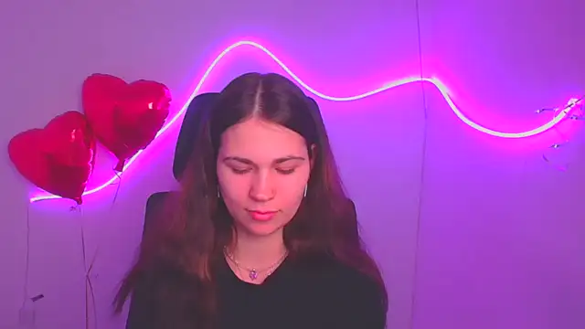 Snapshot of Loon_Amore chatting on 03/03/25, 08:00 Loon Amore online show from 03/03/25, 08:00