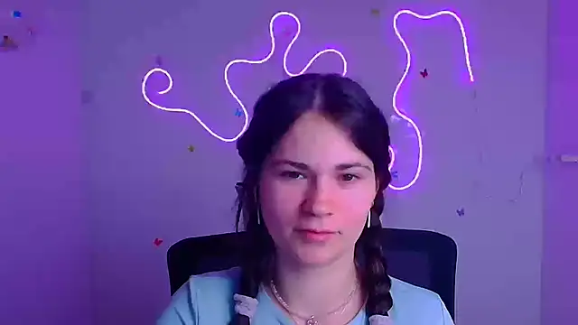 Snapshot of Loon_Amore chatting on 03/04/25, 08:27 Loon Amore online show from 03/04/25, 08:27