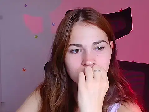 Snapshot of Loon_Amore chatting on 09/10/25, 06:24 Loon Amore online show from 09/10/25, 06:24