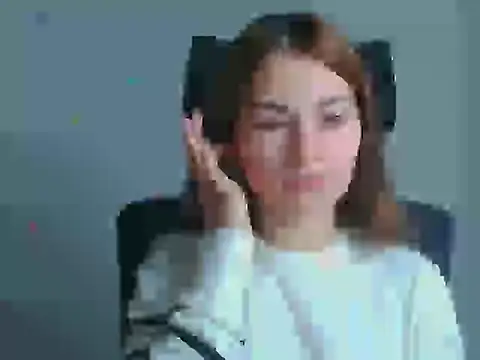 Snapshot of Loon_Amore chatting on 10/11/25, 05:50 Loon Amore online show from 10/11/25, 05:50