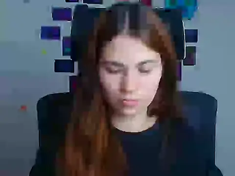 Snapshot of Loon_Amore chatting on 11/24/25, 06:35 Loon Amore online show from 11/24/25, 06:35