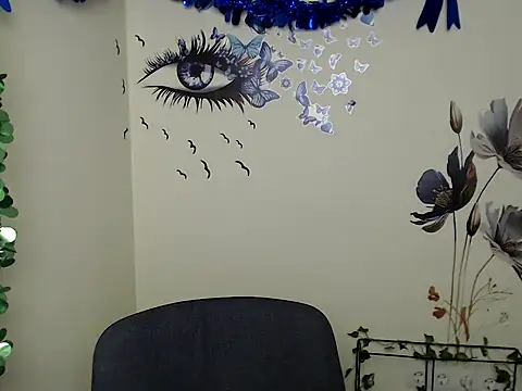 Snapshot of StrangerGi chatting on 02/21/25, 04:05 StrangerGi online show from 02/21/25, 04:05