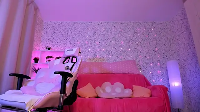 luna cross online show from 03/02/25, 07:21