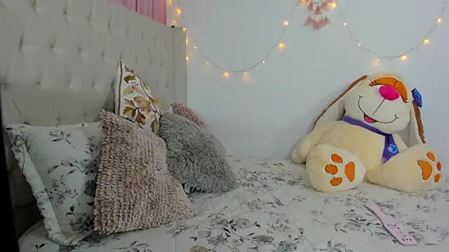 emilyharrix online show from 03/04/25, 10:49