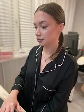 bunnyrich online show from 10/09/25, 10:41