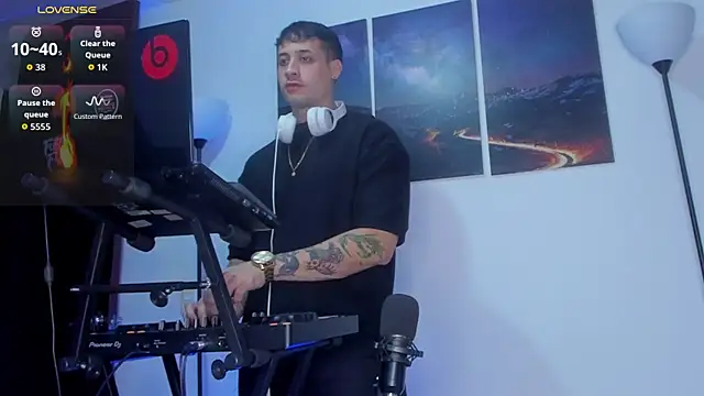 matt saill online show from 11/18/25, 01:22