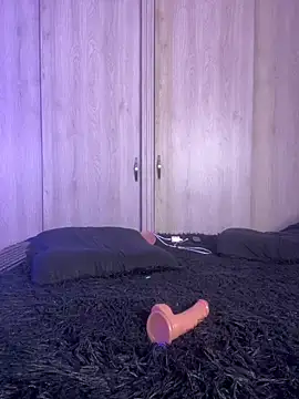 Nina Fuentes online show from 02/25/25, 08:19