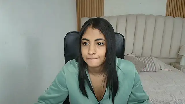 shaneelle online show from 04/14/26, 03:12