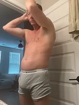 Goldenbear3111 online show from 04/18/26, 07:29