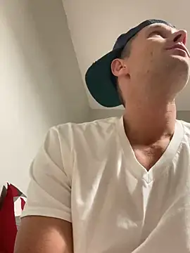 Snapshot of Camcam21 chatting on 12/26/24, 02:44 Camcam21 online show from 12/26/24, 02:44