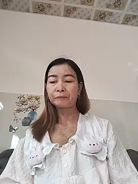 Sexy-ladyboobs20 online show from 06/02/26, 01:18