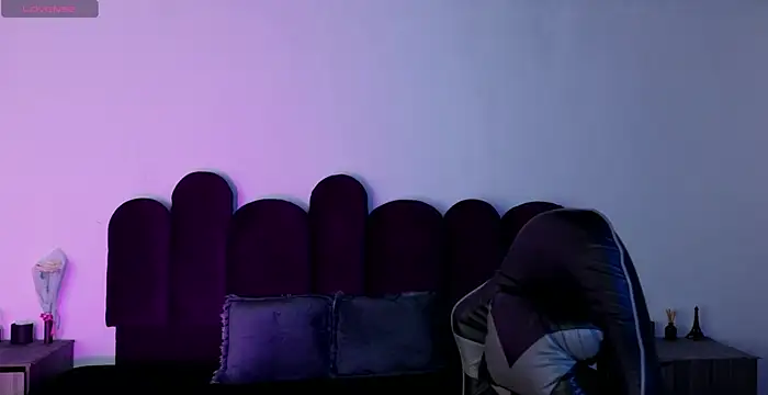 cristal hilton 10 online show from 02/07/26, 12:14