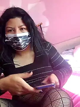 Snapshot of katymojadit chatting on 01/13/25, 01:06 katymojadit online show from 01/13/25, 01:06