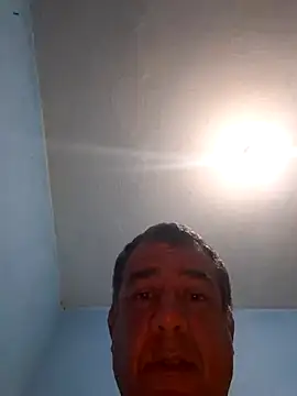 Snapshot of Carlossantos07 chatting on 04/06/26, 09:43 Carlossantos07 online show from 04/06/26, 09:43