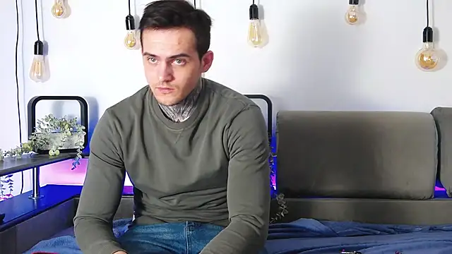 Snapshot of CarterCole chatting on 01/18/25, 04:42 CarterCole online show from 01/18/25, 04:42