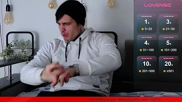 Snapshot of CarterCole chatting on 02/21/25, 08:18 CarterCole online show from 02/21/25, 08:18