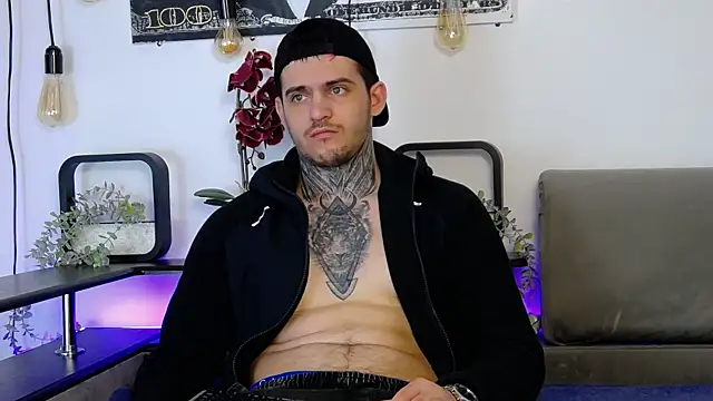 Snapshot of CarterCole chatting on 03/15/25, 08:04 CarterCole online show from 03/15/25, 08:04