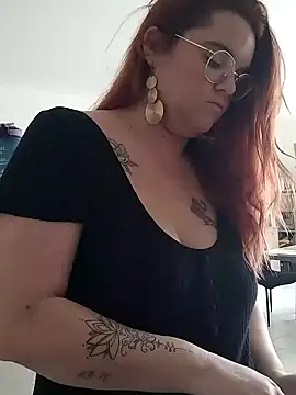 Snapshot of XXJulieXXhot chatting on 02/06/25, 09:00 XXJulieXXhot online show from 02/06/25, 09:00