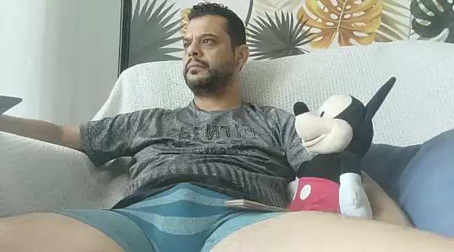 Snapshot of HornyBeachBoyBR chatting on 02/10/25, 01:55 HornyBeachBoyBR online show from 02/10/25, 01:55