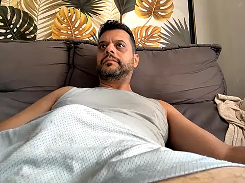 HornyBeachBoyBR online show from 04/13/26, 02:00