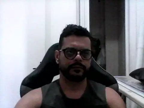 Snapshot of HornyBeachBoyBR chatting on 08/01/26, 01:43 HornyBeachBoyBR online show from 08/01/26, 01:43