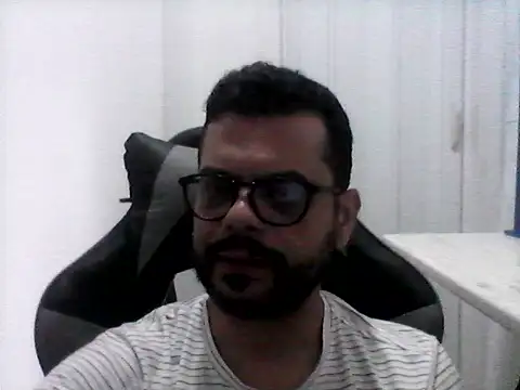 Snapshot of HornyBeachBoyBR chatting on 08/07/26, 02:52 HornyBeachBoyBR online show from 08/07/26, 02:52